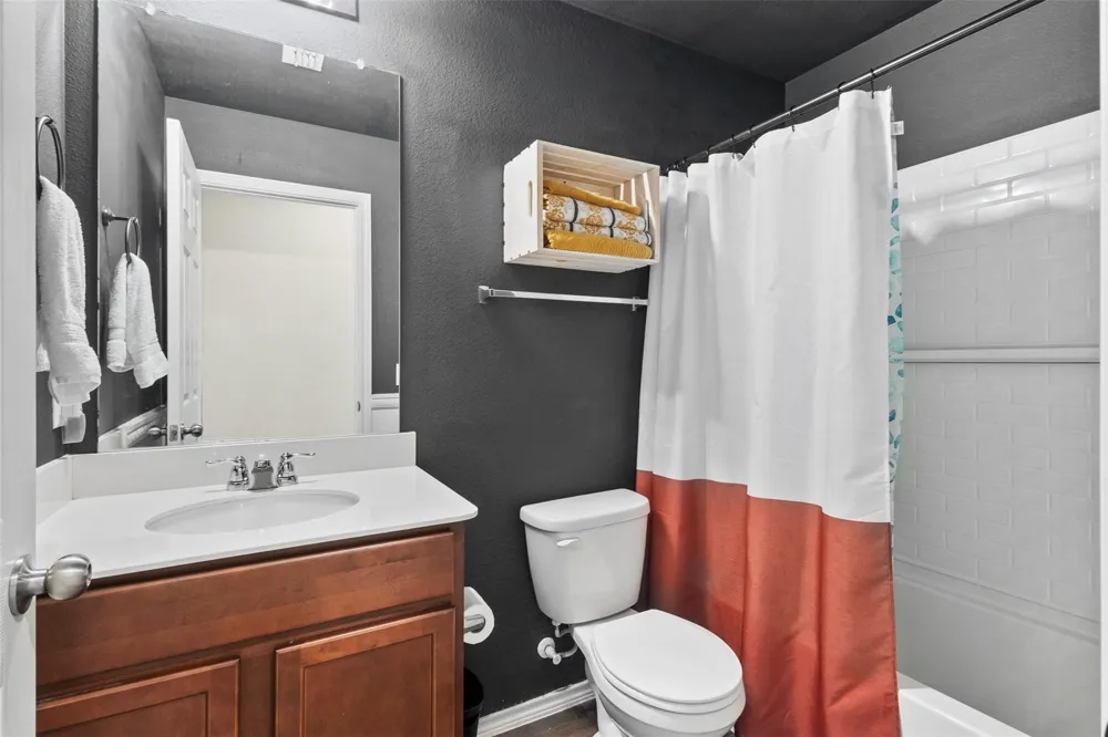 1914 Waggoner Drive Aubrey, TX 76227