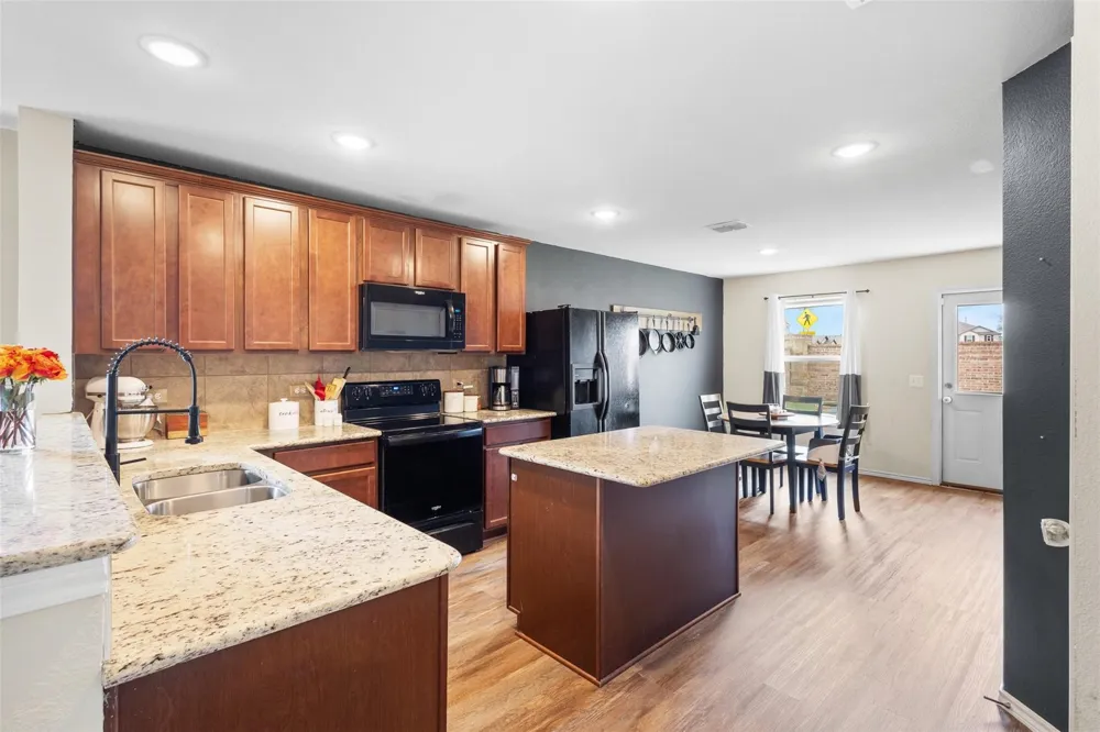 1914 Waggoner Drive Aubrey, TX 76227