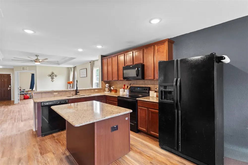 1914 Waggoner Drive Aubrey, TX 76227