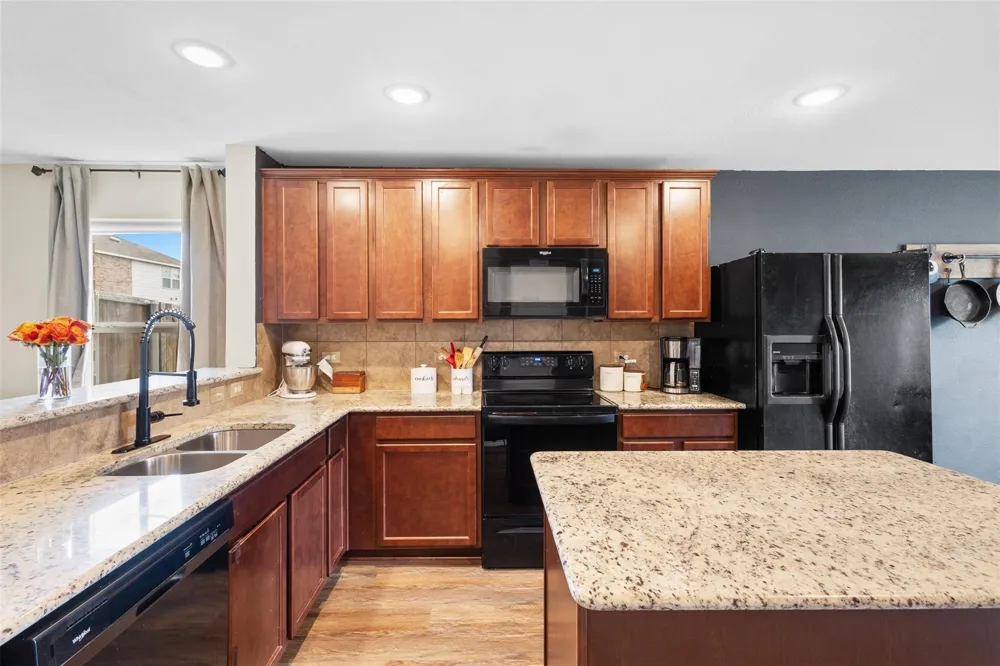 1914 Waggoner Drive Aubrey, TX 76227