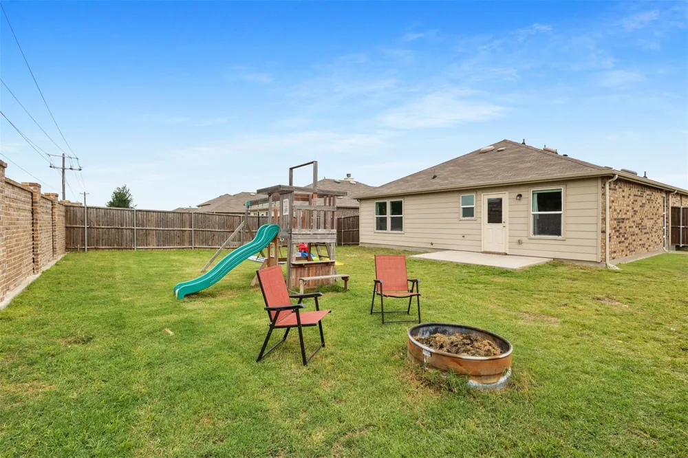 1914 Waggoner Drive Aubrey, TX 76227