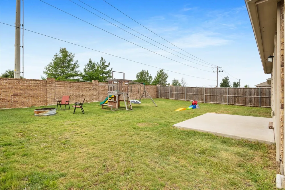 1914 Waggoner Drive Aubrey, TX 76227