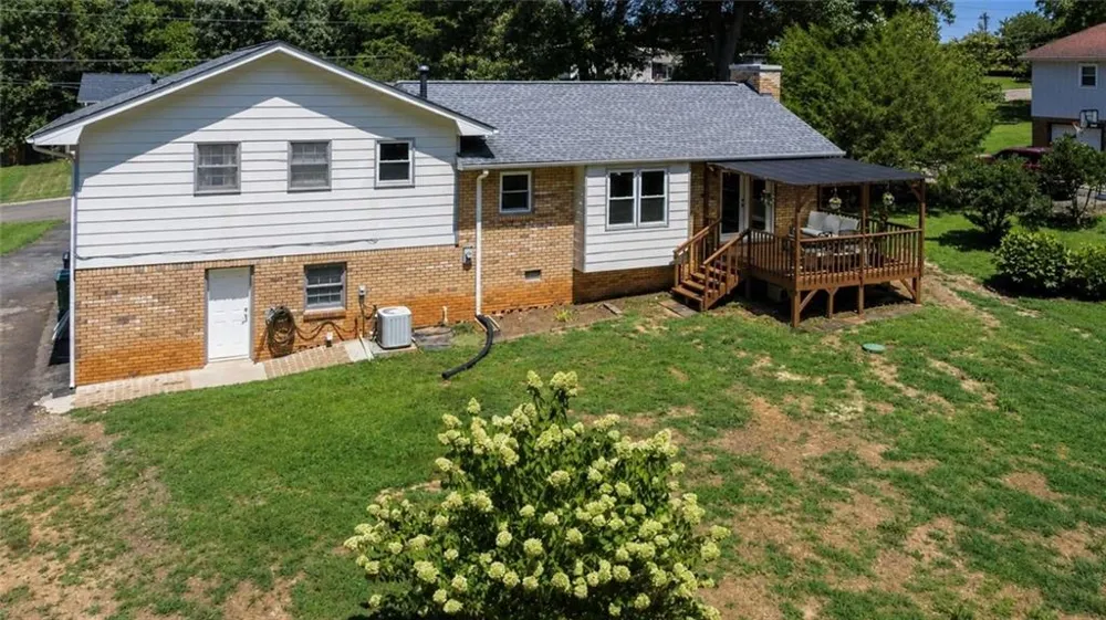 1627 Dogwood Lane Acworth, GA 30102