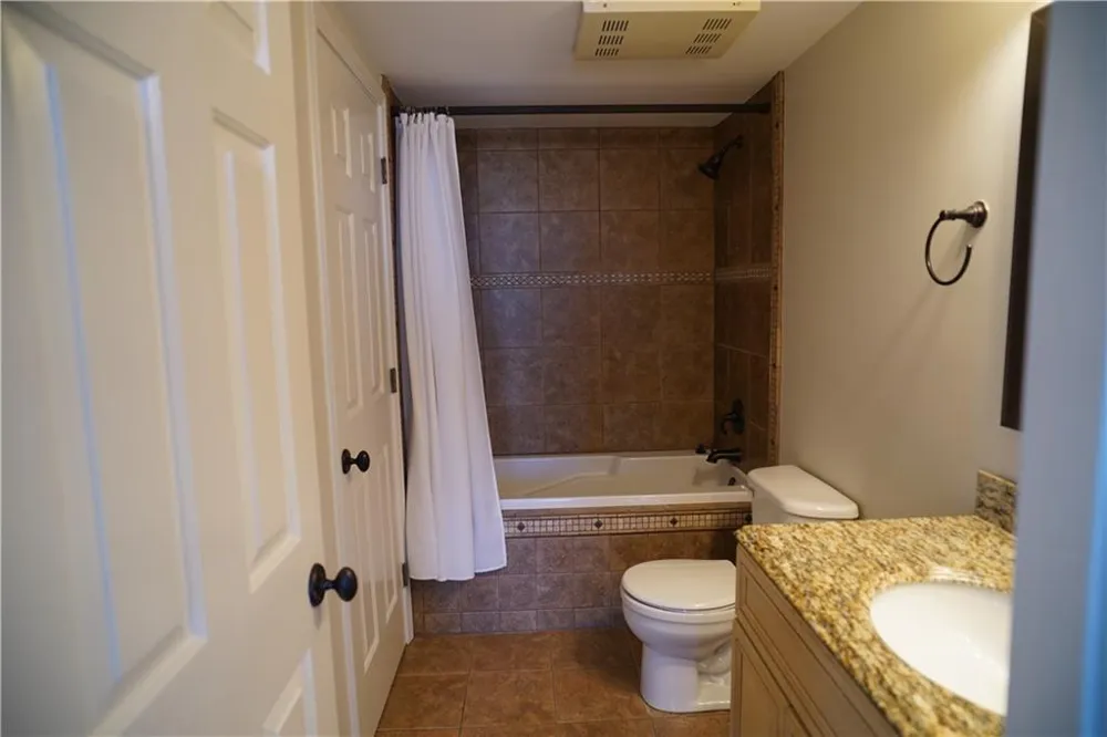 3481 Lakeside Drive NE #2207 Atlanta, GA 30326