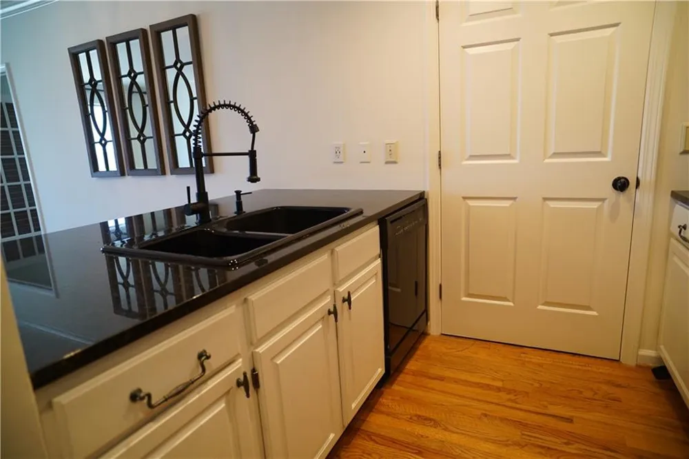 3481 Lakeside Drive NE #2207 Atlanta, GA 30326