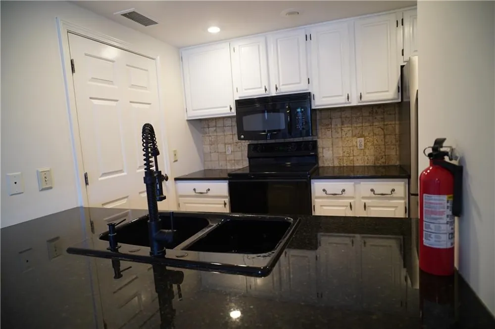 3481 Lakeside Drive NE #2207 Atlanta, GA 30326