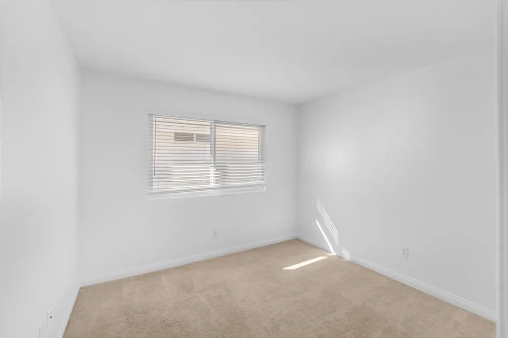 10679 Glendover Lane San Diego, CA 92126