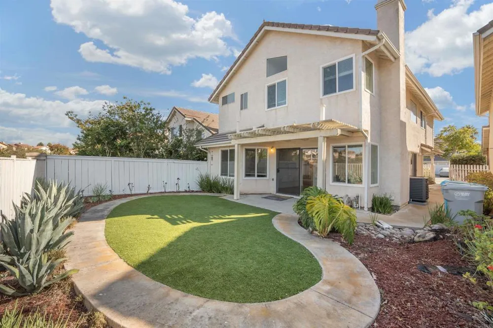 10679 Glendover Lane San Diego, CA 92126