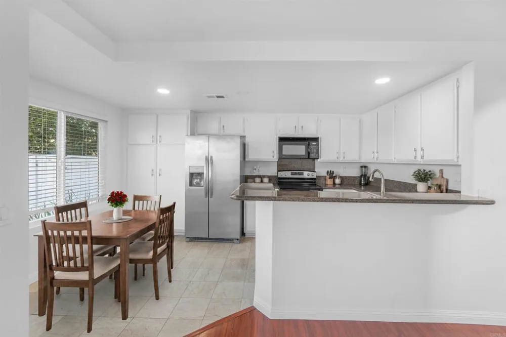 10679 Glendover Lane San Diego, CA 92126