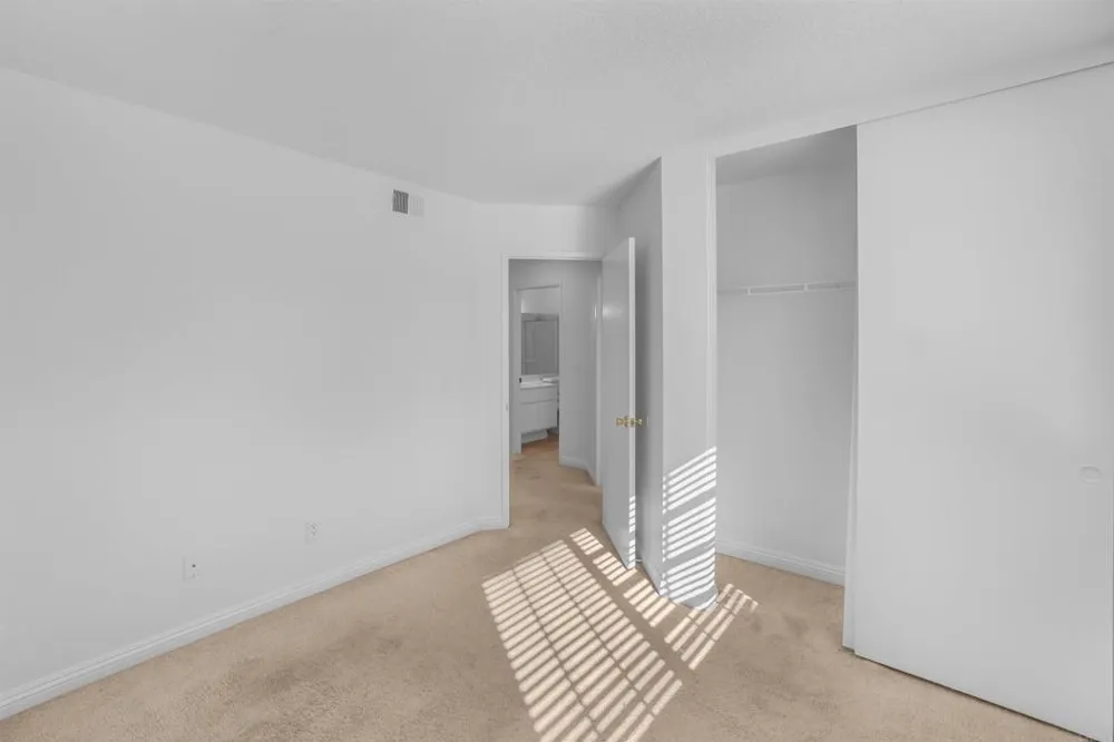 10679 Glendover Lane San Diego, CA 92126