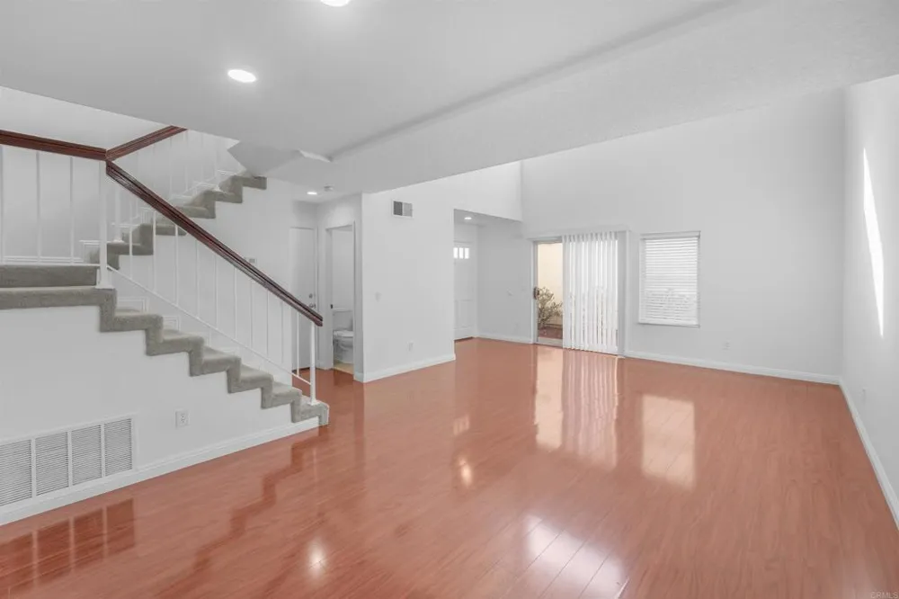 10679 Glendover Lane San Diego, CA 92126