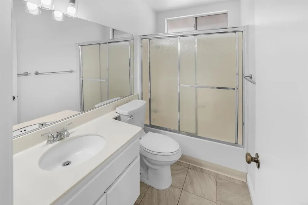 10679 Glendover Lane San Diego, CA 92126