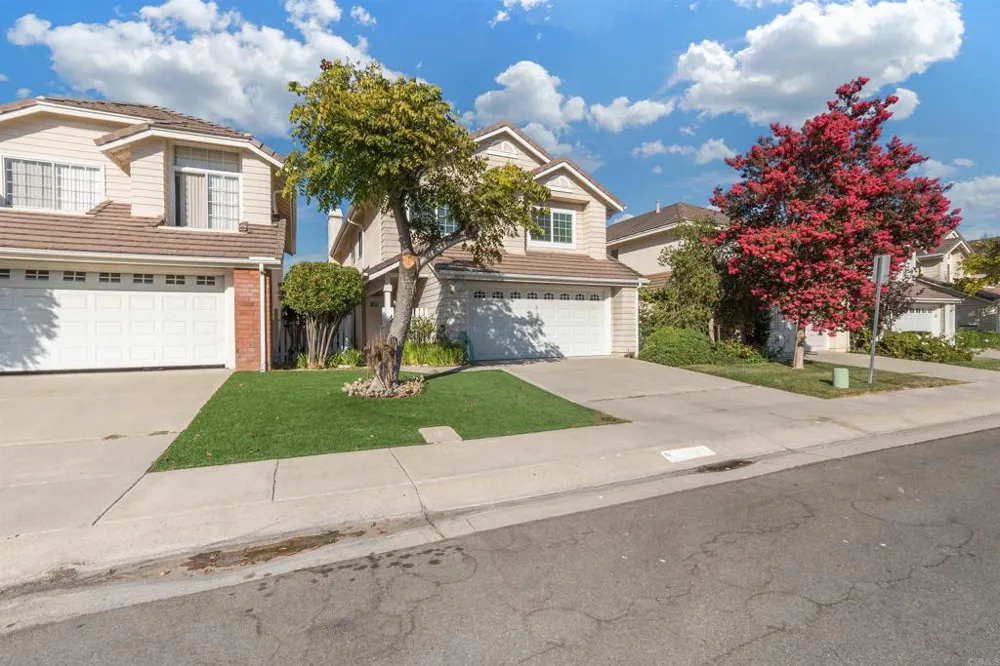 10679 Glendover Lane San Diego, CA 92126