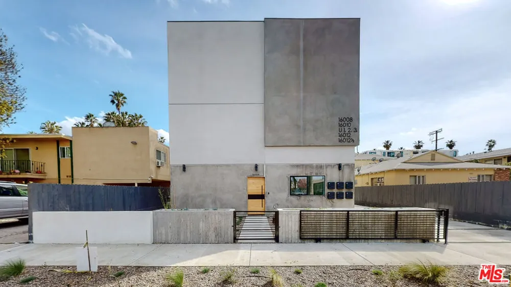 16010 Cantlay Street #1 Van Nuys, CA 91406