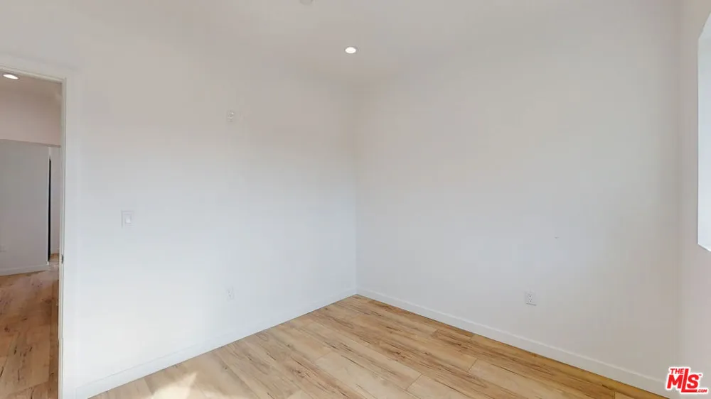 16010 Cantlay Street #1 Van Nuys, CA 91406