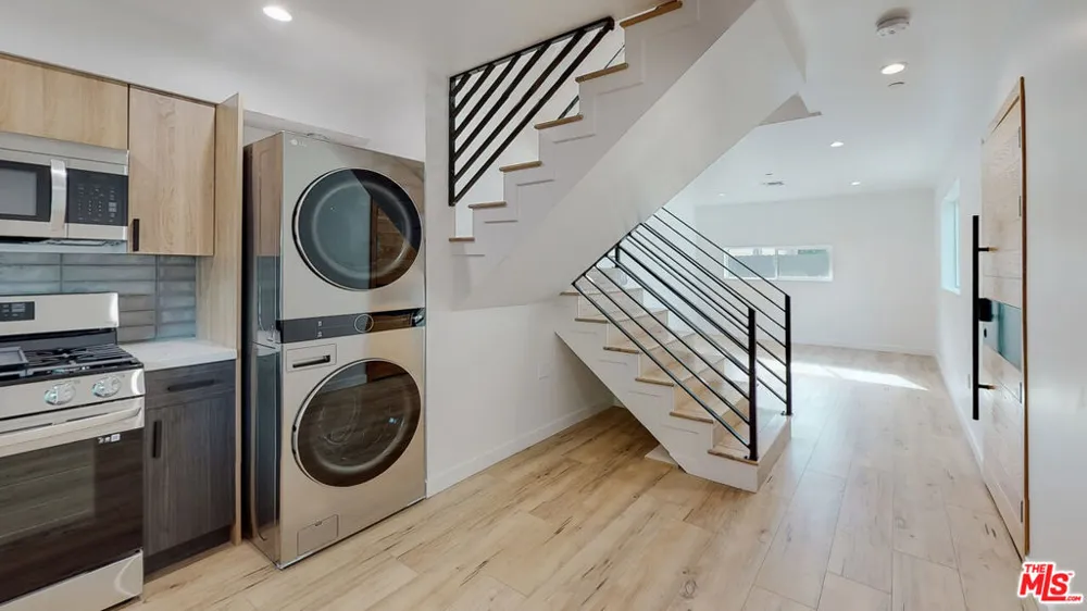 16010 Cantlay Street #1 Van Nuys, CA 91406