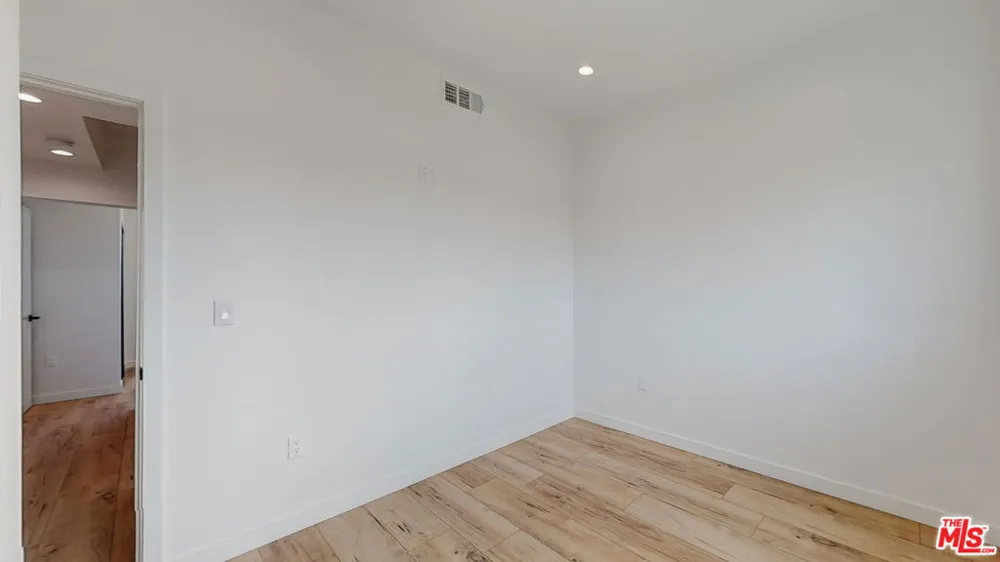 16010 Cantlay Street #1 Van Nuys, CA 91406