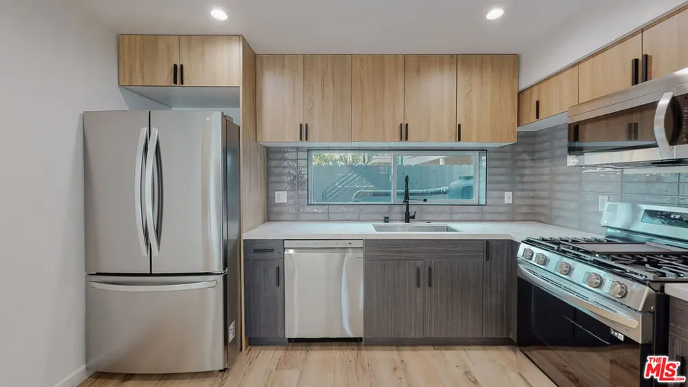 16010 Cantlay Street #1 Van Nuys, CA 91406