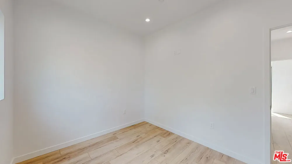 16010 Cantlay Street #1 Van Nuys, CA 91406