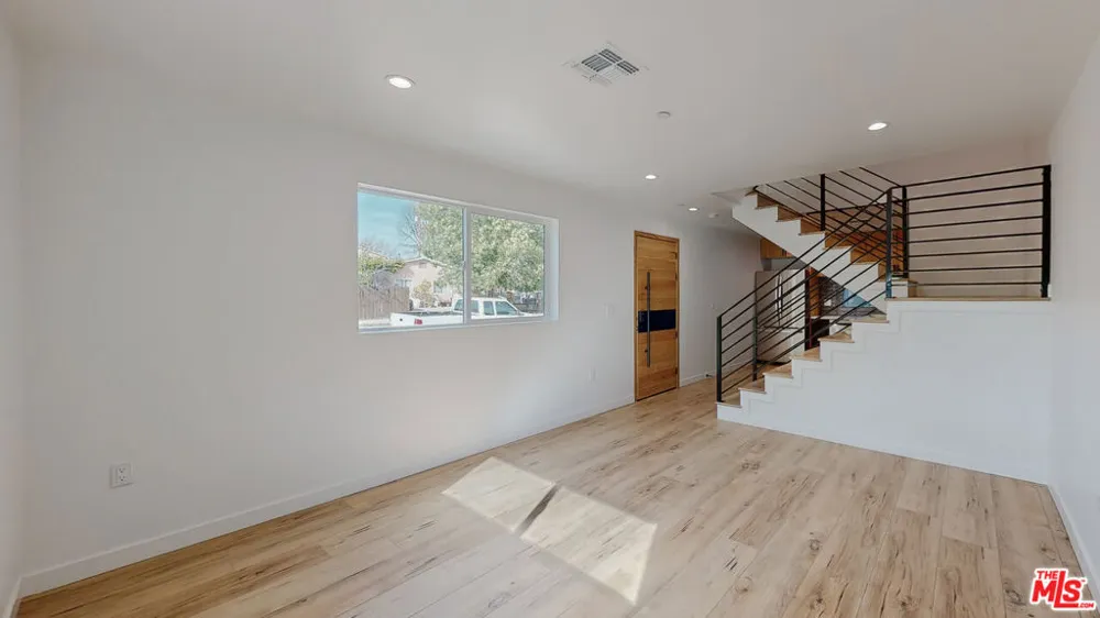 16010 Cantlay Street #1 Van Nuys, CA 91406