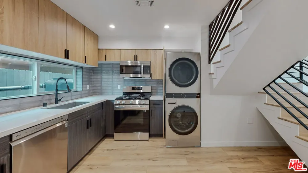 16010 Cantlay Street #1 Van Nuys, CA 91406