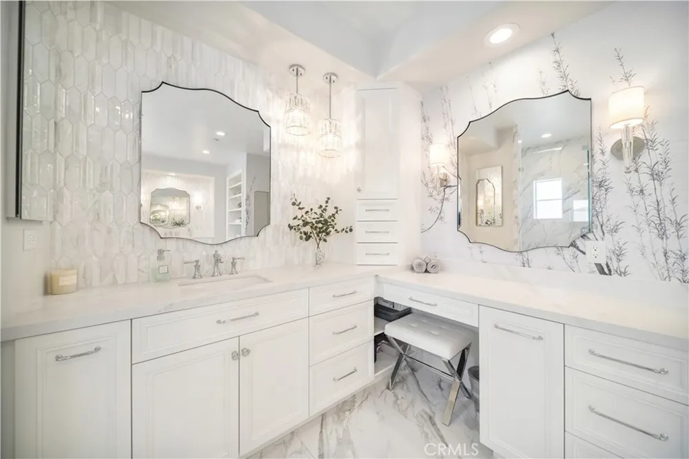 2505 Featherwood Street Westlake Village, CA 91362