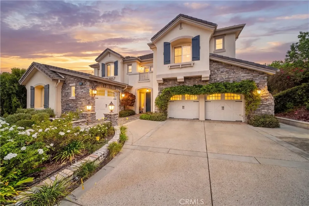 2505 Featherwood Street Westlake Village, CA 91362