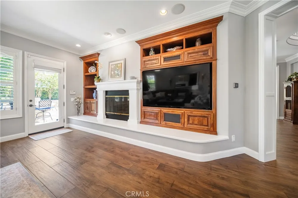 2505 Featherwood Street Westlake Village, CA 91362