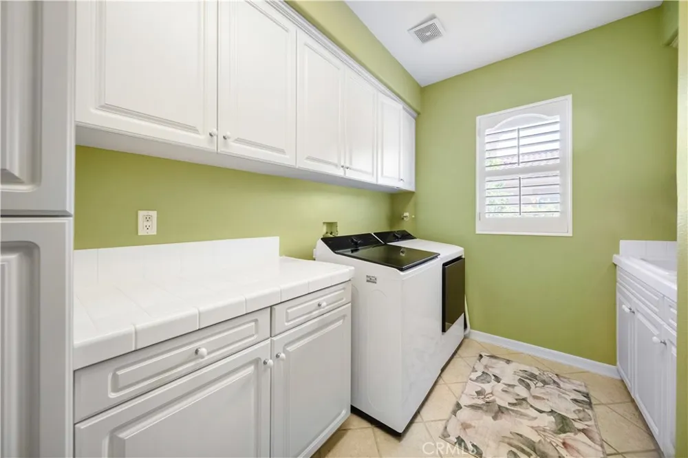2505 Featherwood Street Westlake Village, CA 91362