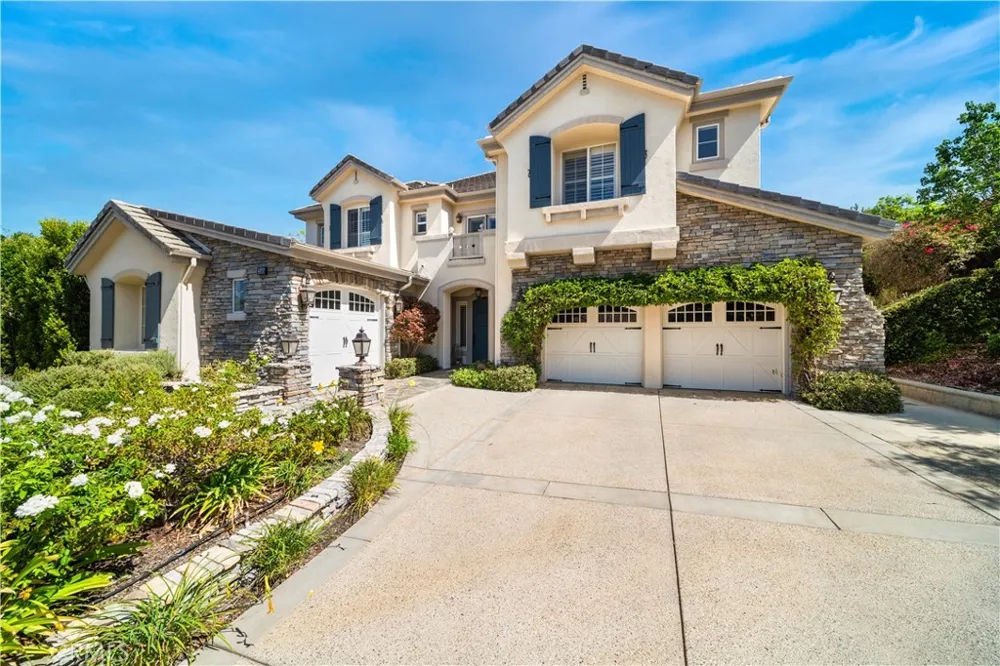 2505 Featherwood Street Westlake Village, CA 91362