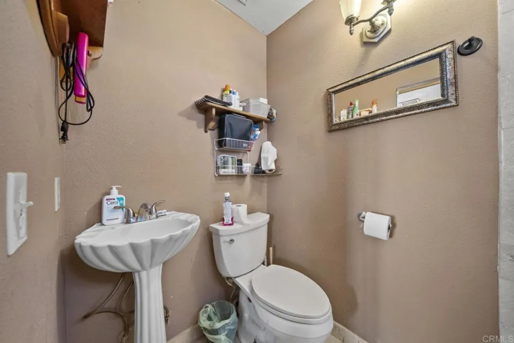 826 Ellen Lane El Cajon, CA 92019