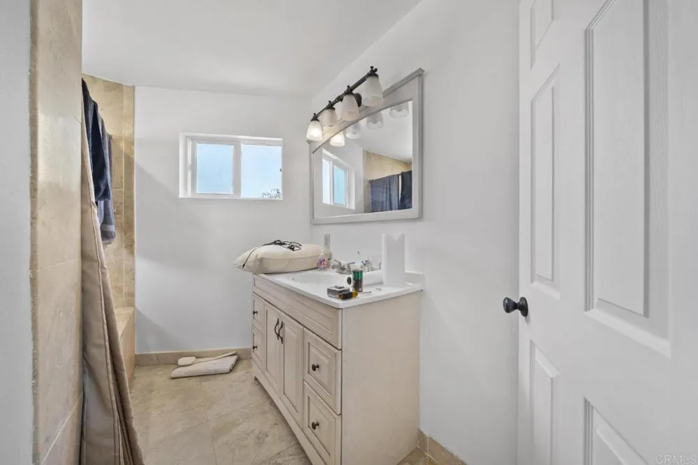 826 Ellen Lane El Cajon, CA 92019