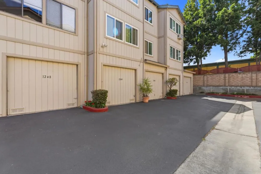 1240 Coyote Creek Place San Jose, CA 95116