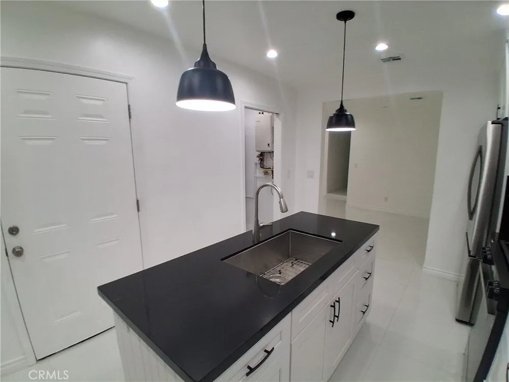 13716 Hoyt Pacoima, CA 91331