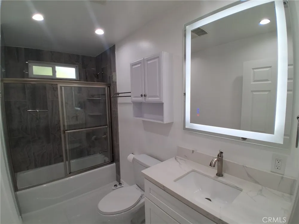 13716 Hoyt Pacoima, CA 91331