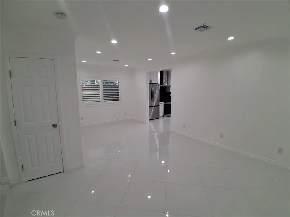 13716 Hoyt Pacoima, CA 91331