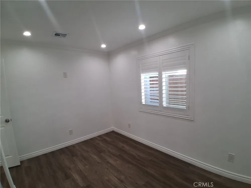 13716 Hoyt Pacoima, CA 91331