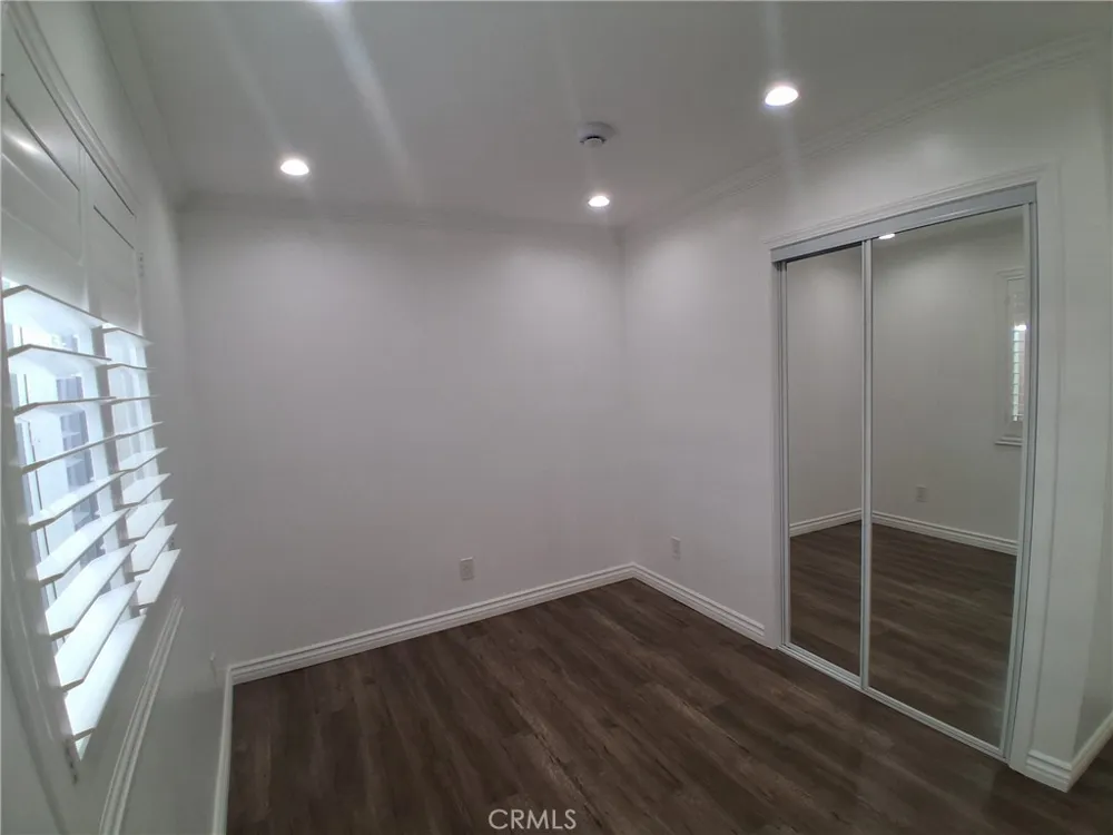 13716 Hoyt Pacoima, CA 91331