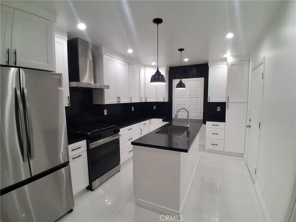 13716 Hoyt Pacoima, CA 91331