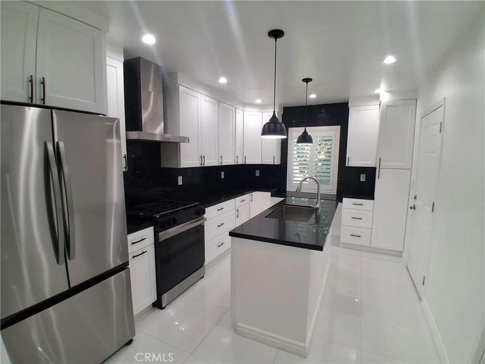 13716 Hoyt Pacoima, CA 91331