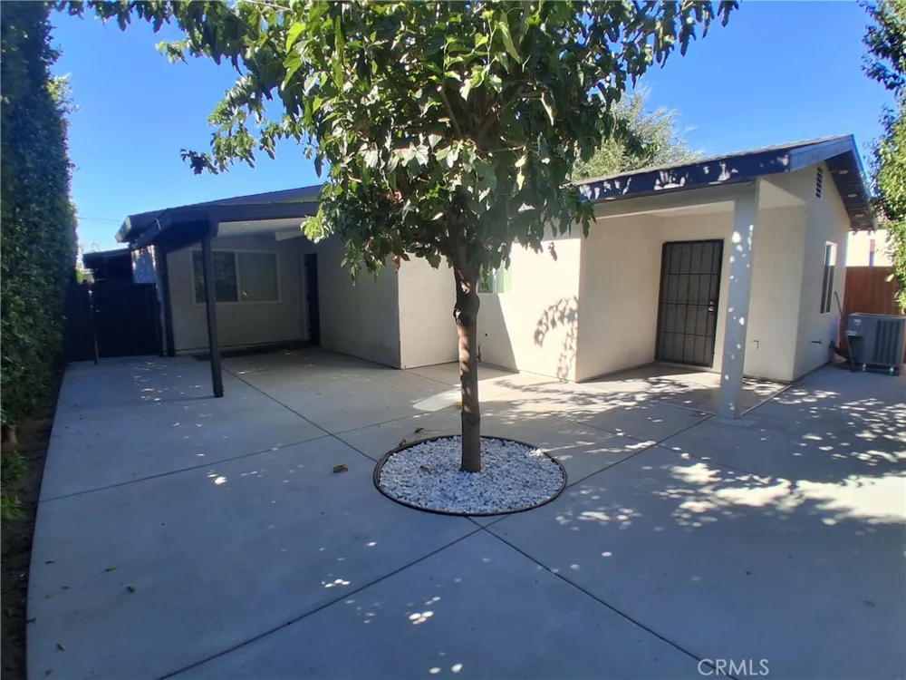 13716 Hoyt Pacoima, CA 91331