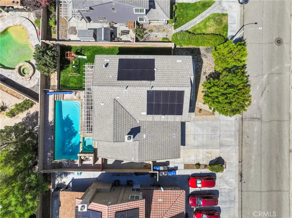 3752 W Newgrove Lancaster, CA 93536