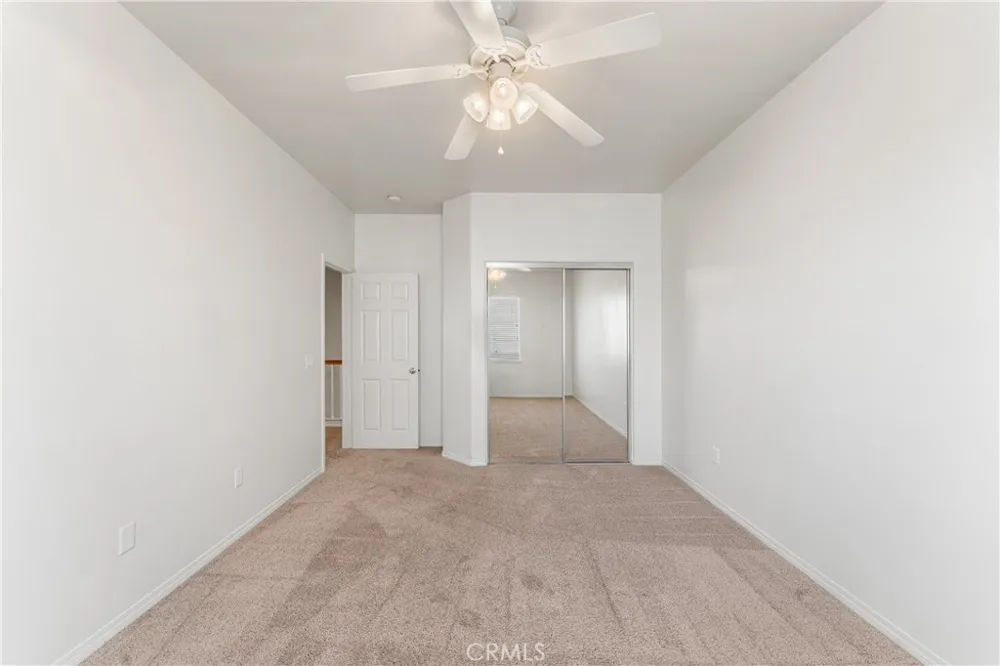 3752 W Newgrove Lancaster, CA 93536