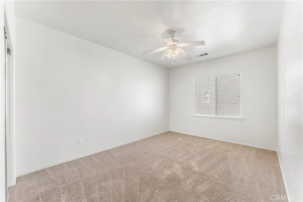3752 W Newgrove Lancaster, CA 93536