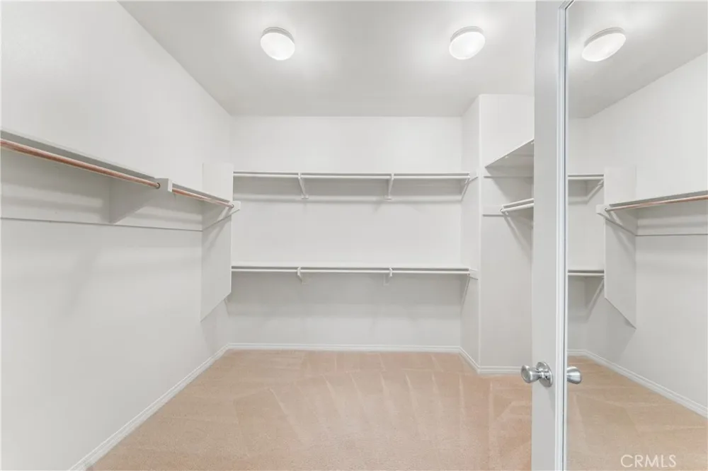 3752 W Newgrove Lancaster, CA 93536