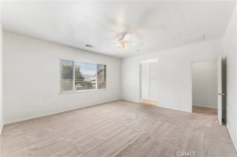 3752 W Newgrove Lancaster, CA 93536