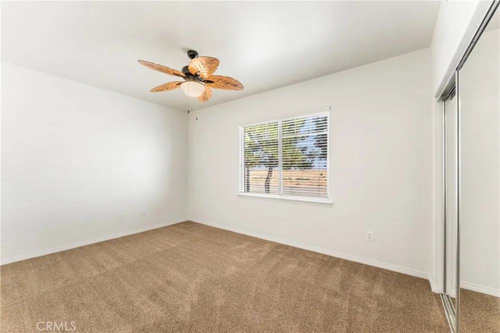 3752 W Newgrove Lancaster, CA 93536