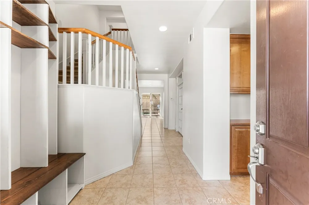 3752 W Newgrove Lancaster, CA 93536