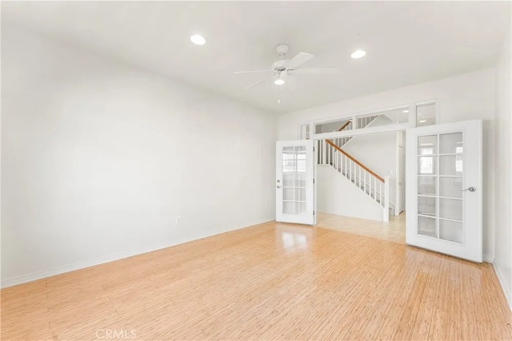 3752 W Newgrove Lancaster, CA 93536