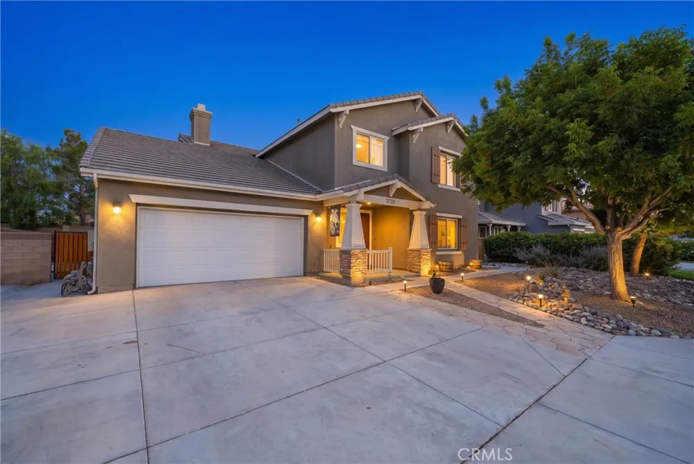 3752 W Newgrove Lancaster, CA 93536